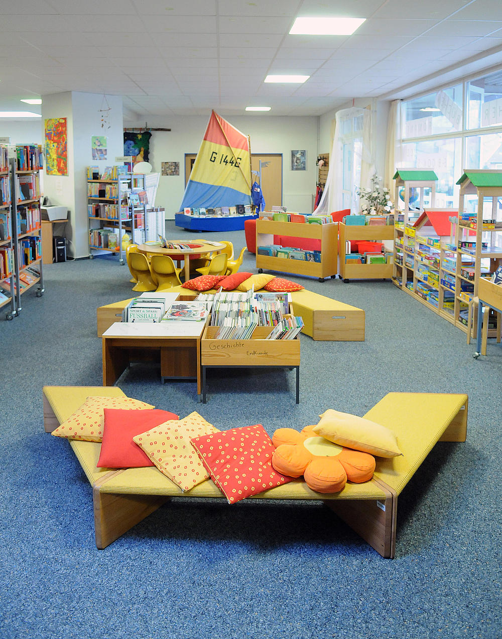 Das Areal für Kinder und Jugendliche in der Bibliothek in Büsum.