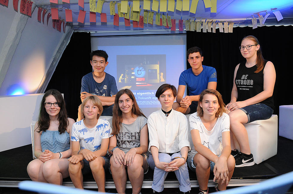 Eine Gruppe von Jugendlichen, die am Projekt „Das weiße Blatt” teilgenommen haben.